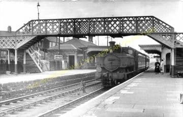 Hirwain Railway Station Photo. Aberdare - Rhigos. Merthyr to Glyn Neath Line (3)