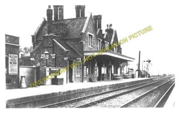 Irthlingborough Railway Station Photo. Ditchford -Ringstead. Wellingborough. (2)