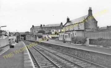 Kinghorn Railway Station Photo. Kirkcaldy - Burntisland. Dunfermline Line. (3)