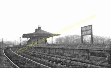 Kings Inch Railway Station Photo. Renfrew - Shieldhall. Cardonald Line. (1)