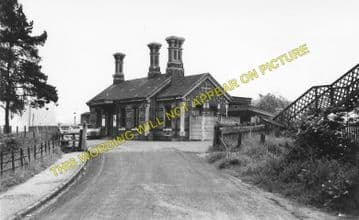 Kings Sutton Railway Station Photo. Banbury to Adderbury, Aynho and Ardley (1)..