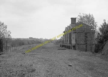 Kingscliffe Railway Station Photo. Wakerley- Nassington. Seaton to Washford (10)