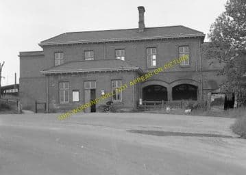 Kingscliffe Railway Station Photo. Wakerley - Nassington. Seaton to Washford (3)