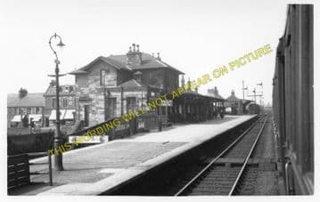 Ladybank Railway Station Photo. Kingskettle to Auchtermuchty & Cupar. (1)..