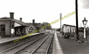 Leaton Railway Station Photo. Shrewsbury - Baschurch. Whittington Line. GWR. (1)