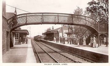 Lenzie Railway Station Photo. Bishopbriggs to Kirkintilloch and Gartshore. (1)..