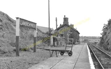Llanerchymedd Railway Station Photo. Holland Arms - Amlwch. Anglesey. L&NWR. (2)