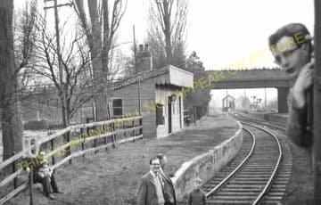Llanymynech Railway Station Photo. Four Crosses to Pant and Maesbrook Lines. (3)