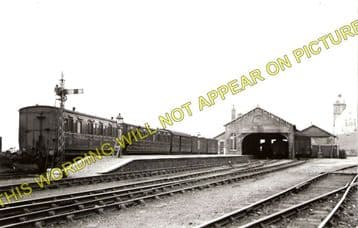 Macduff Railway Station Photo. King Edward, Plaidy and Turriff Line. GNSR (1)..