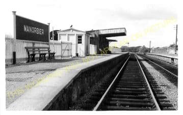 Manorbier Railway Station Photo. Lamphey - Lydstep. Pembroke to Tenby. (3)