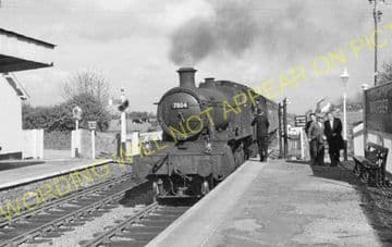 Manorbier Railway Station Photo. Lamphey - Lydstep. Pembroke to Tenby. (6)