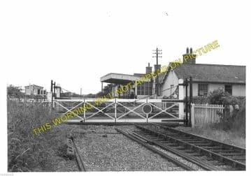 Manorbier Railway Station Photo. Lamphey - Lydstep. Pembroke to Tenby. GWR. (4)