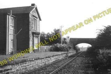 Maxwelltown Railway Station Photo. Dumfries - Lochanhead. (1)