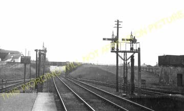 Milngavie Railway Station Photo. Hillfoot, Bearsden and Westerton Line. NBR. (6).