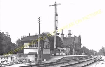 Much Wenlock Railway Station Photo. Buildwas - Presthope. Craven Arms Line. (5)
