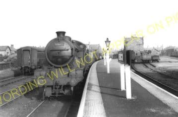 Newbiggin Railway Station Photo. Ashington and North Seaton Line. (11)