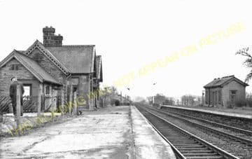 Newbiggin Railway Station Photo. Ashington and North Seaton Line. (12)