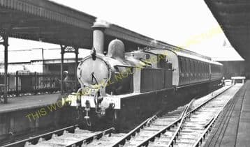 Northampton Castle Railway Station Photo. Pitsford & Brampton Line. L&NWR (9)