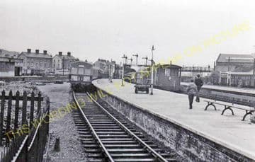 Oswestry Railway Station Photo. LLynclys - Whittington. Cambrian Railway. (13)