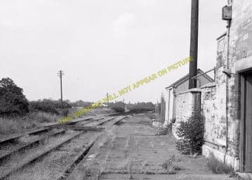 Oundle Railway Station Photo. Elton - Barnwell. Wansford to Thrapston Line (18)