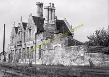 Oundle Railway Station Photo. Elton - Barnwell. Wansford to Thrapston Line (19)