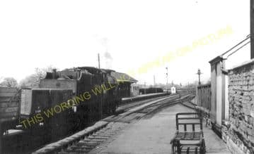 Oundle Railway Station Photo. Elton - Barnwell. Wansford to Thrapston Line (23)