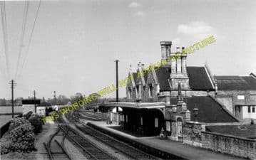 Oundle Railway Station Photo. Elton - Barnwell. Wansford to Thrapston Line (8)