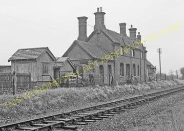 Piddington Railway Station Photo. Northampton - Olney. Midland Railway (1)..