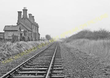 Piddington Railway Station Photo. Northampton - Olney. Midland Railway. (6)