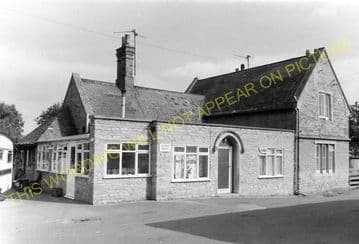 Raunds Railway Station Photo. Thrapston - Kimbolton. Huntingdon Line. (14)