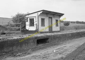 Seaton & Uppingham Railway Station Photo. Rockingham - Morcott. L&NWR. (11)