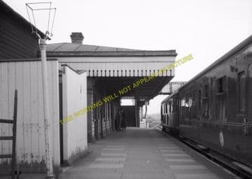 Seaton & Uppingham Railway Station Photo. Rockingham - Morcott. L&NWR. (16)