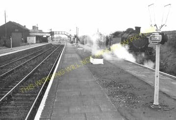 Seaton & Uppingham Railway Station Photo. Rockingham - Morcott. L&NWR. (22)