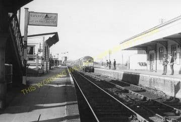Seaton & Uppingham Railway Station Photo. Rockingham - Morcott. L&NWR. (4)