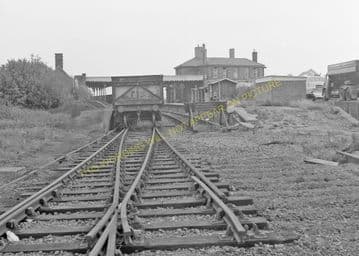 St. Ives Railway Station Photo. Swavesey to Bluntisham and Huntingdon Lines (13)