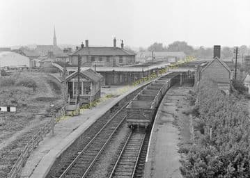 St. Ives Railway Station Photo. Swavesey to Bluntisham and Huntingdon Lines (19)