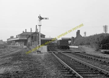 St. Ives Railway Station Photo. Swavesey to Bluntisham and Huntingdon Lines (23)