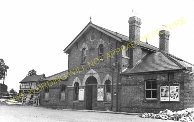 Towcester Railway Station Photo. Blisworth to Blakesley and Wappenham Lines. (6)