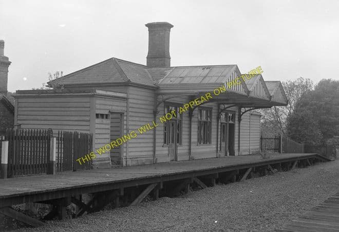 Wakerley & Barrowden Railway Station Photo. Seaton - Kingscliffe. (3)