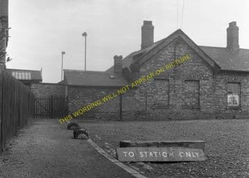 Walker Railway Station Photo. Newcastle - Carville. North Shields Line. (4)