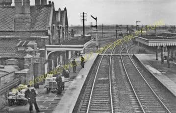 Wellingborough London Road Railway Station Photo. L&NWR. (13)