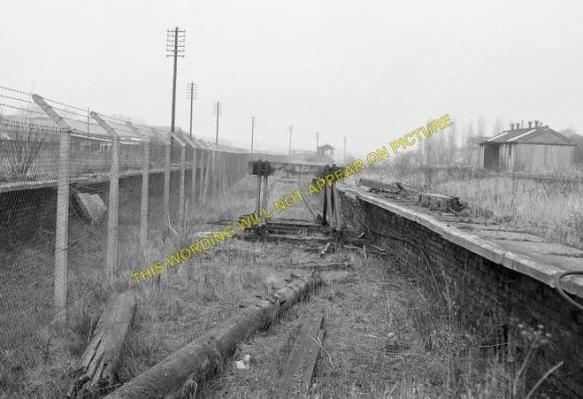 Wellingborough London Road Railway Station Photo. L&NWR. (8)