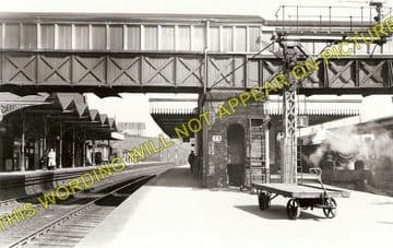 Wellingborough Midland Road Railway Station Photo. Irchester - Finedon. (1)