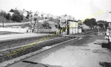 Wellingborough Midland Road Railway Station Photo. Irchester - Finedon. (7)