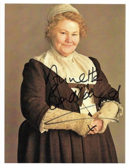 Annette Badland "OUTLANDERS" genuine signed autograph 10x8 COA 12154
