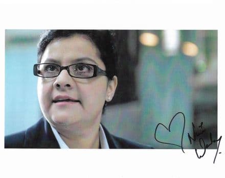 Nina Wadia DOCTOR WHO 10"x8" Genuine Signed Autograph COA 12256