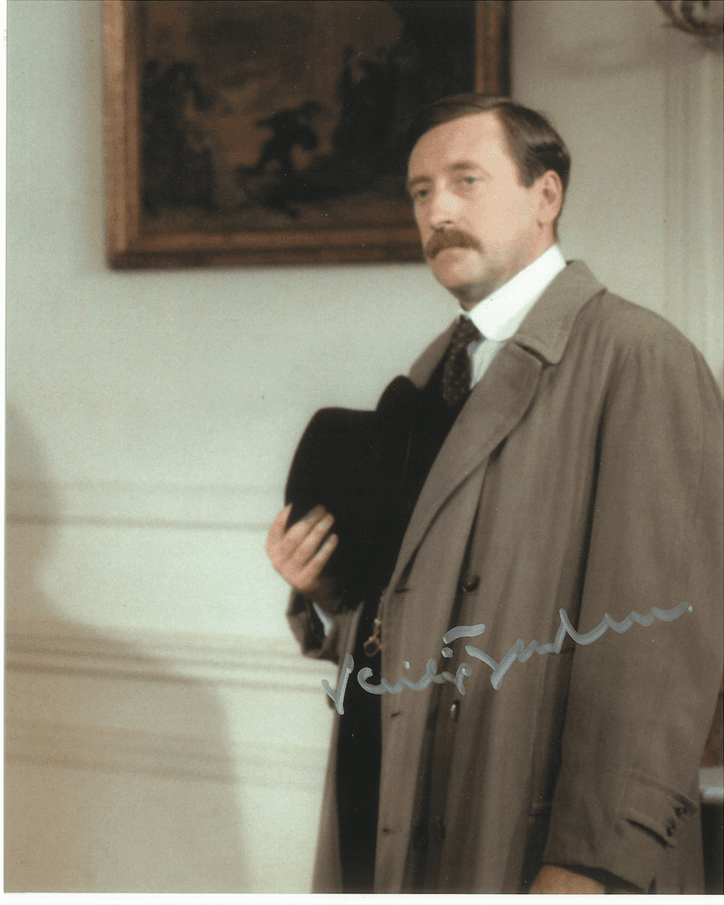Philip Jackson - Poirot, 10x8 genuine signed autograph 10356